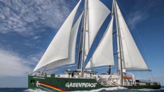 Ветроходът Rainbow Warrior на Грийнпийс пристига в България (СНИМКИ)