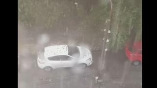 Брутална градушка, по-голяма от левче, помля Шумен  (ВИДЕО)