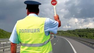 И таз добра! Катаджии спряха шофьор на камион за проверка, но когато отвориха вратата на кабината...