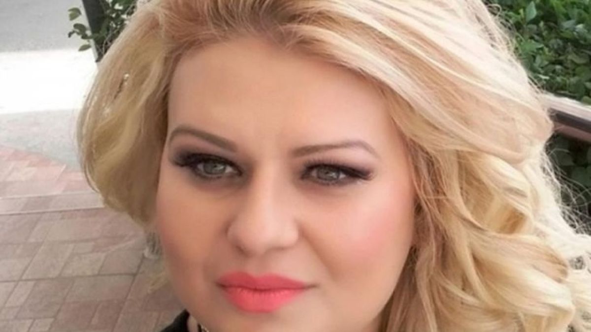 Горещо в БЛИЦ: Разбра се кой е "разбил" бандата за бежанци, чиито конци е дърпала пищната палава блондинка Калина