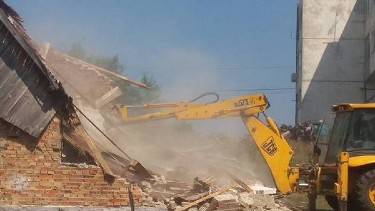 Кметът на Малко Търново показа как се действа с твърда ръка и багери срещу ония роми, които живеят на гърба на държавата (СНИМКИ)