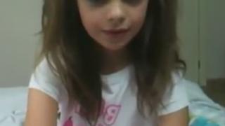 Първо в БЛИЦ! Щерката на Орхан Мурад лъсна в друго скандално ВИДЕО от детството, пее развратна песен на Галена и Андреа!