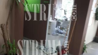 Метнаха коктейл "Моллотов" по кабинета на стоматолог в Благоевград (СНИМКИ)