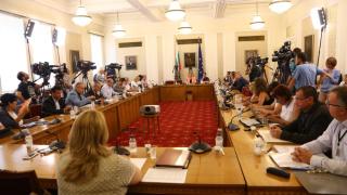 Официално: Драстични промени на заплатите във властта, вижте колко ще взимат вече едни от най-важните хора в държавата
