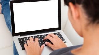 Плъзна подла измама в нета! Подиграват се с мерака за знания на десетки ужилени (ВИДЕО)