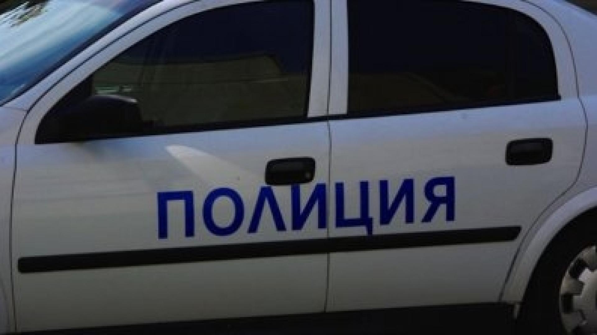 Първо в БЛИЦ: Мъж запали огън до Паметника на съветската армия