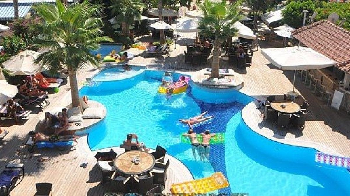 Скок! Морската ваканция за тези българи чукна 5 бона