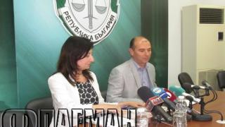 Драма в Царево! Момиченце хвърли близо 60 бона на "полицай" за "залавянето на алоизмамници с помощта на Нова телевизия"