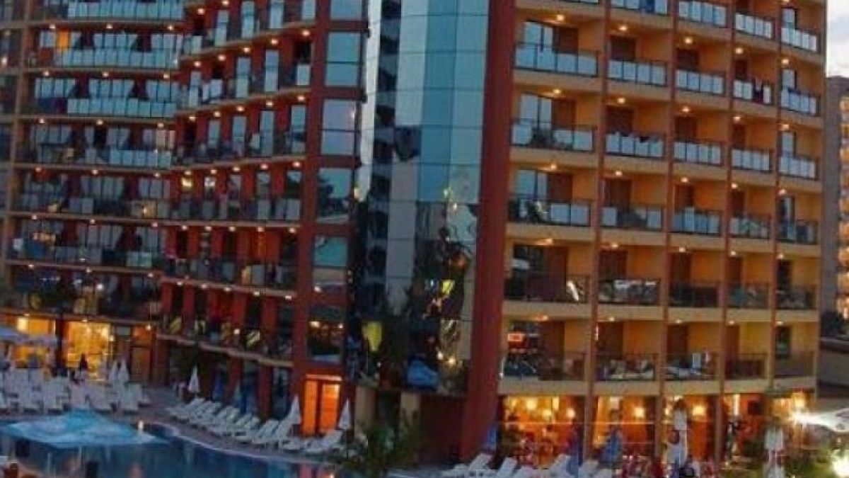 Млада англичанка откри сезона на балконинга в Слънчака, строполи се от шестия етаж на хотел и...
