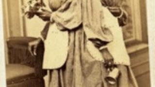 Историята на "Двуглавото момиче": Как от робиня се превръщаш в звезда (СНИМКИ)