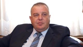 Каракачанов изригна след сблъсъка между цигани и полицаи в Ботевград: Тояга за циганизацията и циганската престъпност! 