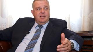 Красимир Каракачанов ще проведе работна среща за мерките за противодействие на радикалния ислям в България