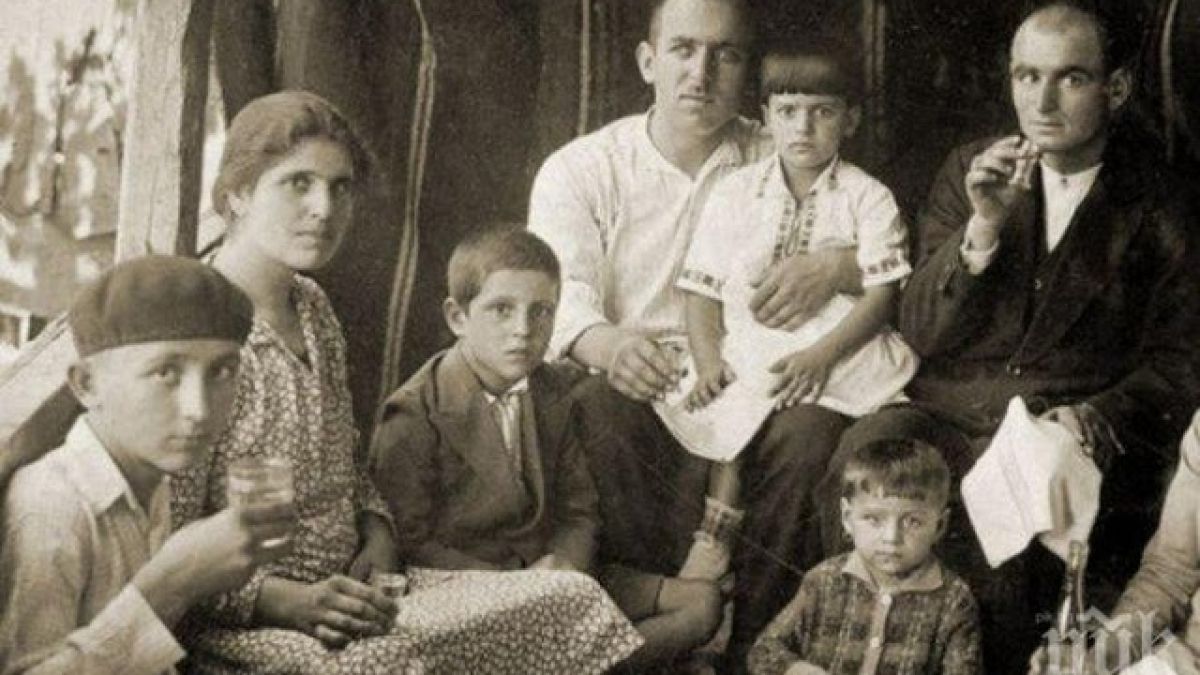 Чували сте тези български фамилии, но дали знаете какво означават?