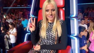 Феновете на Камелия откачиха от кеф! Певицата журирала "Гласът на България" без гащи (СНИМКА)