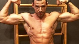 Излагация! Даниел Петканов си показа достойнството за 20 лева! (ВИДЕО 18+)