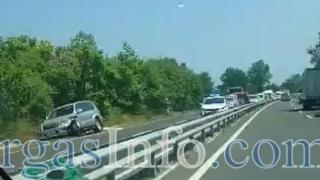 Верижна катастрофа затвори пътя Черноморец - Бургас, огромно задръстване в жегата, не минавайте там! (СНИМКА)
