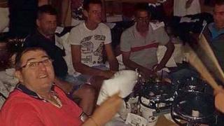 Невиждан екшън: Нападнаха Митьо Пищова пред култов хотел в Слънчев бряг, млад юнак попилял агресорите и го спасил