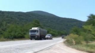 Скрита камера улови над 20 пътни нарушения само за час, на шофьорите не им пука (ВИДЕО)
