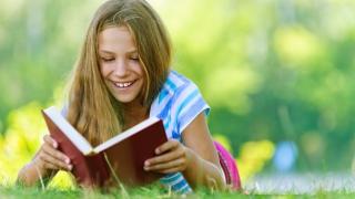 Лесни трикове, които ще накарат децата ви да четат книги през лятото