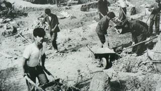 Преди 71 години в България се приема строг закон, който слага край на безделието и шляенето по кафенета