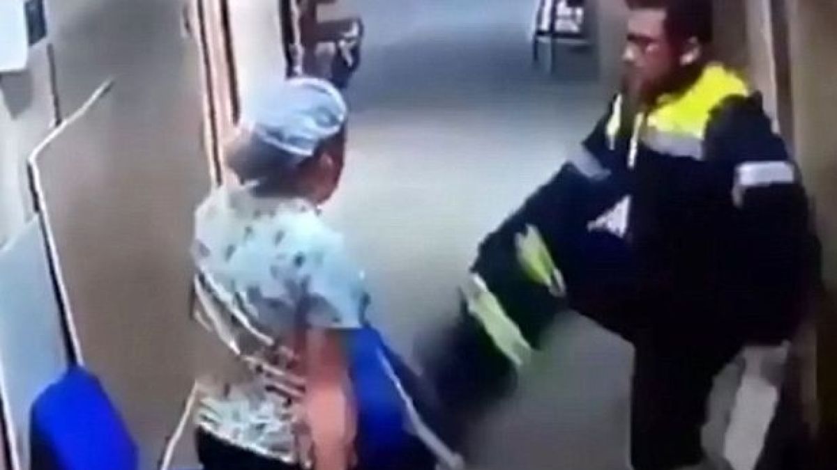 Подивял лекар изрита жестоко в корема бременна медицинска сестра (БРУТАЛНО ВИДЕО)