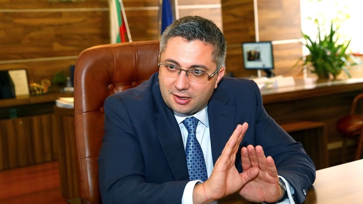 Eксклузивно в БЛИЦ TV! Цялата истина за "Тракия" и "Хемус" от първо лице! Отговаря министър Нанков! (ВИДЕО)