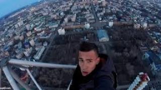 Руският човек паяк покори нещо величествено, но на върха му се случи случка (СНИМКА/ВИДЕО)