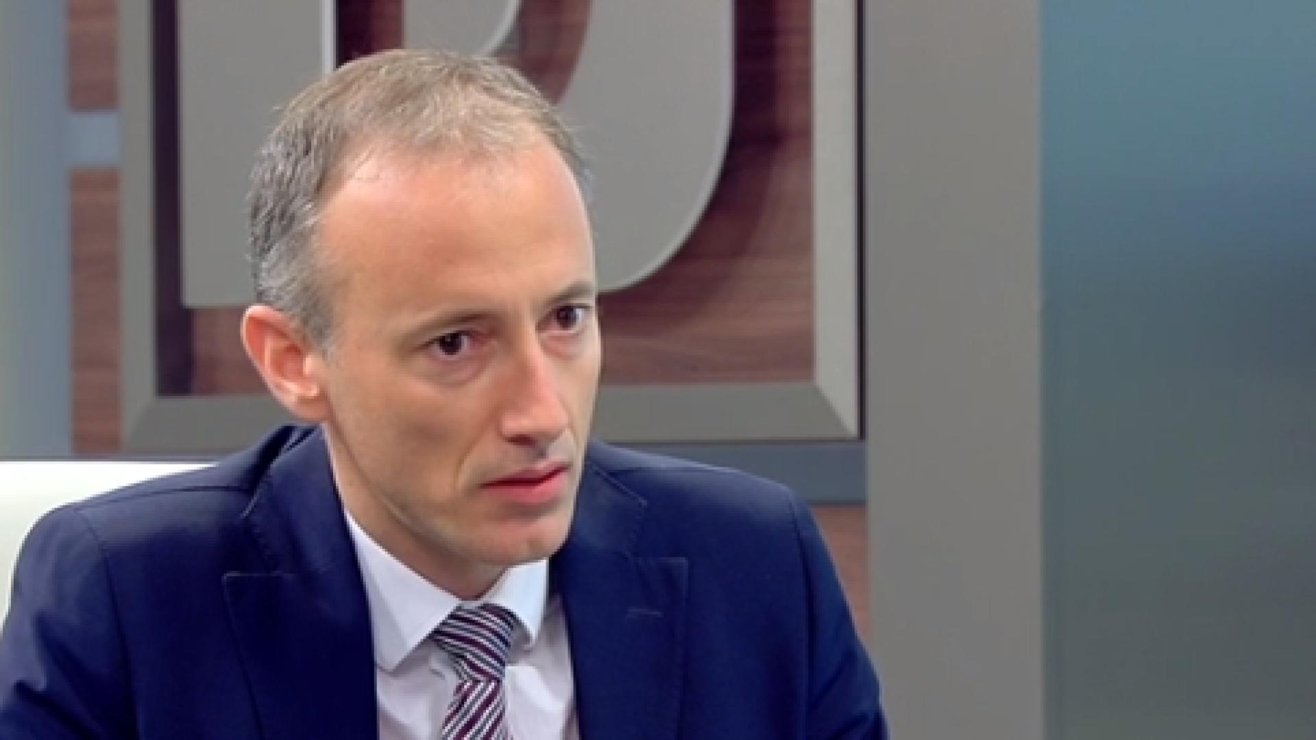 Красимир Вълчев иска задължителна предучилищна! Министърът посочи кога и какви точно ще станат учителските заплати (СНИМКА)