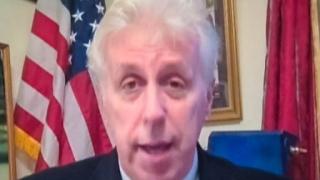 CNN: Прекъснат е договорът с журналиста, отправил нацистки поздрав
