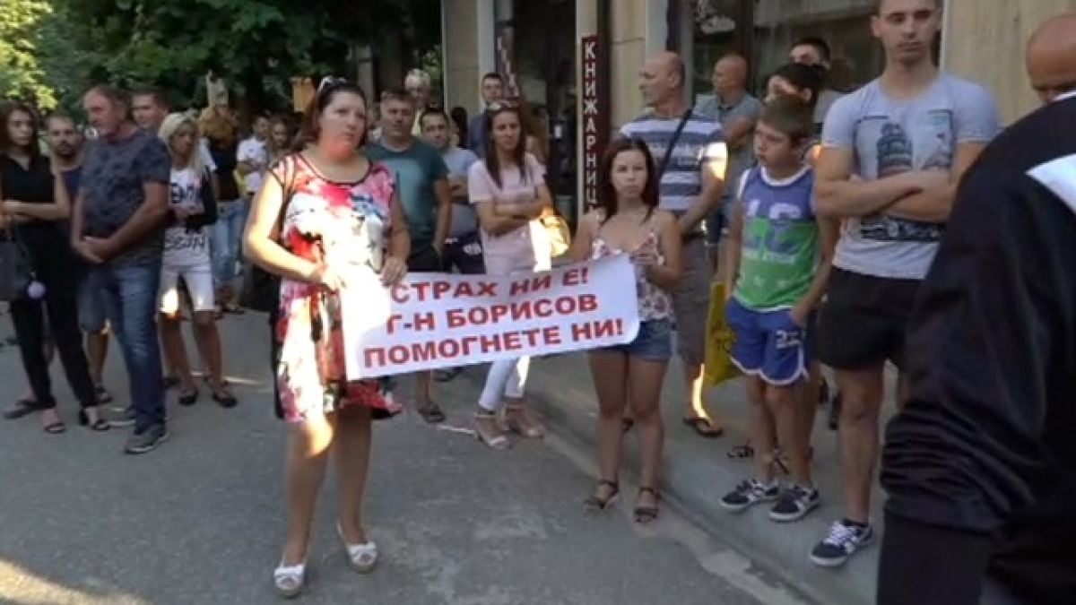 Отстраняването на Газибарски подпали Враца