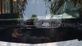 Същински Бай Ганьо: Пловдивски шофьор на рейс криволичи, не пуска телефона (СНИМКИ)