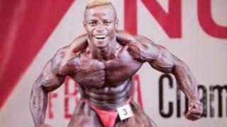 Зрители заснеха последното салто на млад бодибилдър (ВИДЕО 18+)