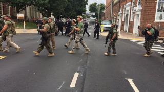 НА ЖИВО: Сблъсъци между крайнодесни и антирасисти окървавиха Вирджиния, кола се заби в протестиращите (СНИМКИ/ВИДЕО 18+)