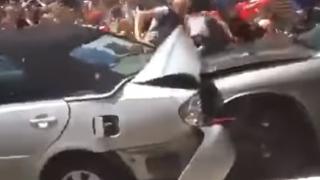 Кола се вряза в тълпа в САЩ, гази наред (ВИДЕО)