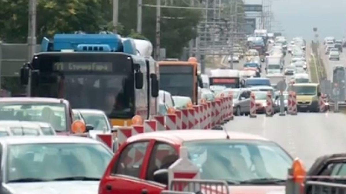 Кадри от дрон: Ето ги тапите заради затварянето на „Орлов мост” (ВИДЕО)