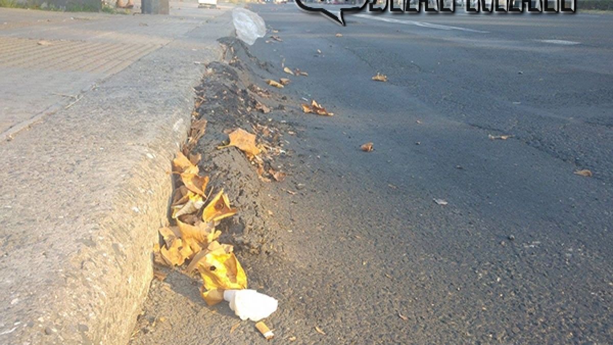 Нещо странно се случи с асфалта край бургаска спирка (СНИМКИ)