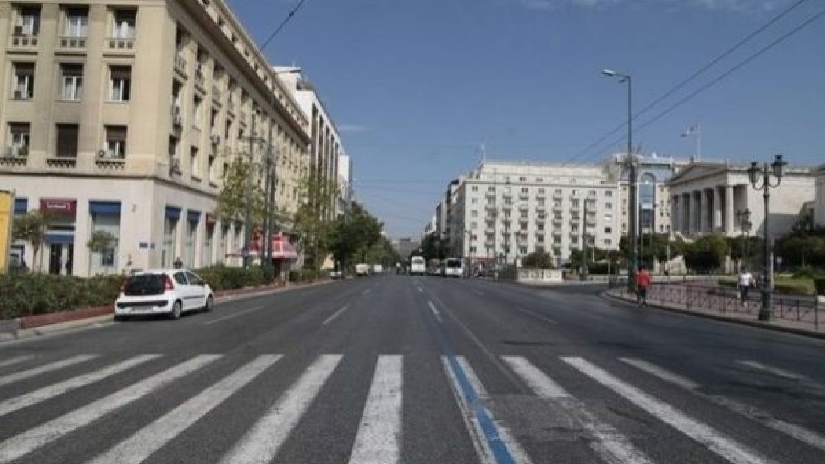 На Голяма Богородица Атина заприлича на призрачен град (СНИМКИ)