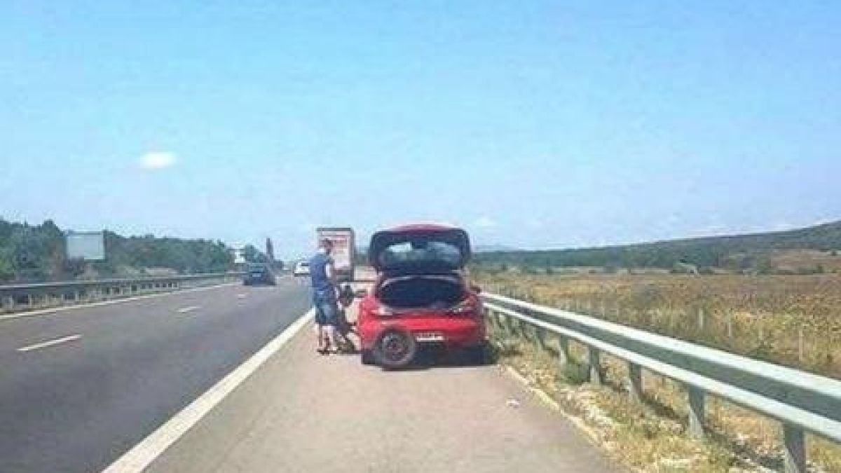 Падение: Крехка девойка сменя гумата на АМ "Тракия", а шофьорът... (СНИМКА)