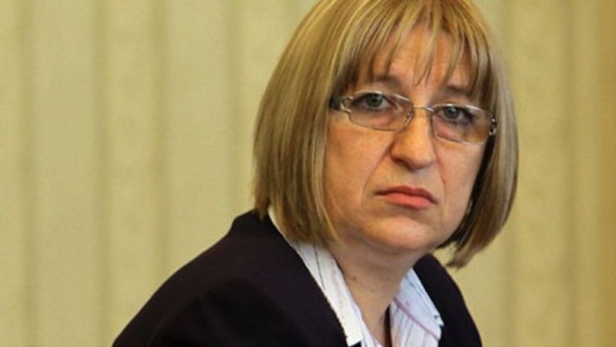 Цецка Цачева повдигна завесата на антикорупционния закон