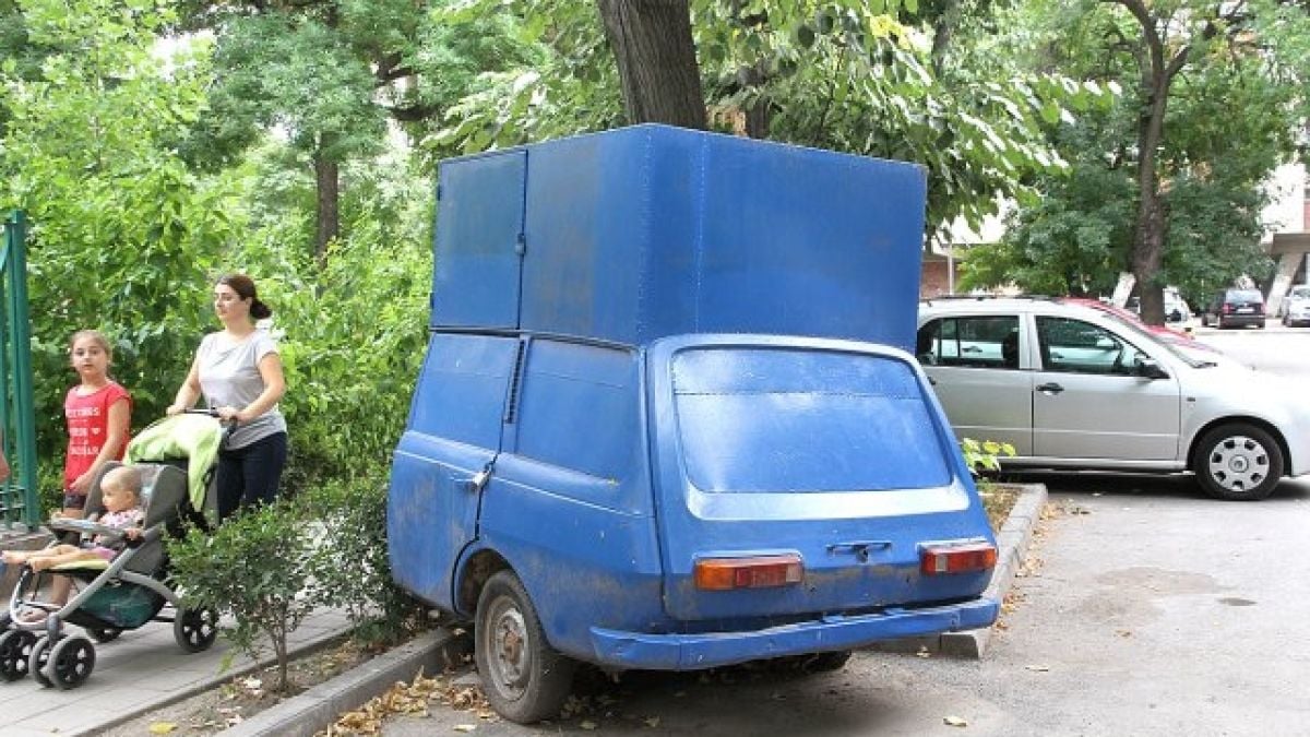 Задача с повишена трудност! Какво е това чудо, което пъпли по пловдивските улици (СНИМКИ)