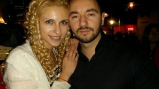 Гръмовна раздяла в шоубизнеса! Антон Хекимян плажува самотен, Василена го зарязала?