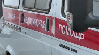 Кола се вряза в хора на тротоар в Петербург