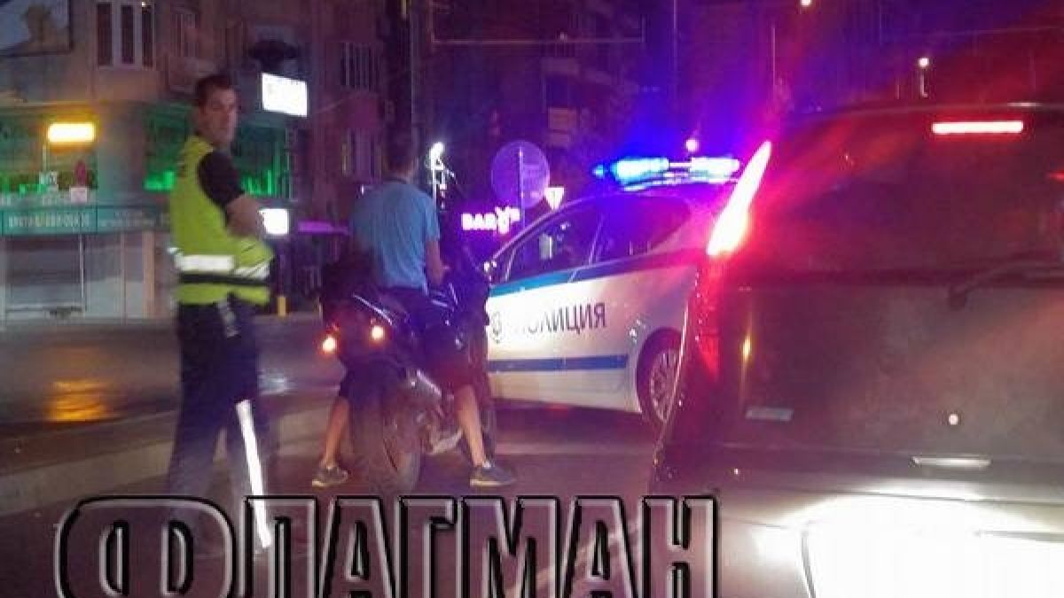 Екшън в Бургас! Бърз и яростен моторист бяга от ченгета, блокират движението, за да го спрат (СНИМКА)