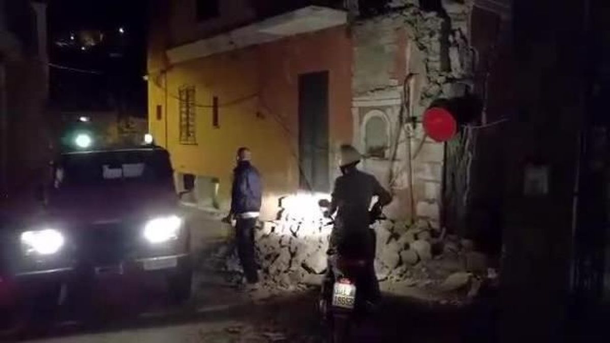 Жертвите на труса в италианския остров се увеличиха