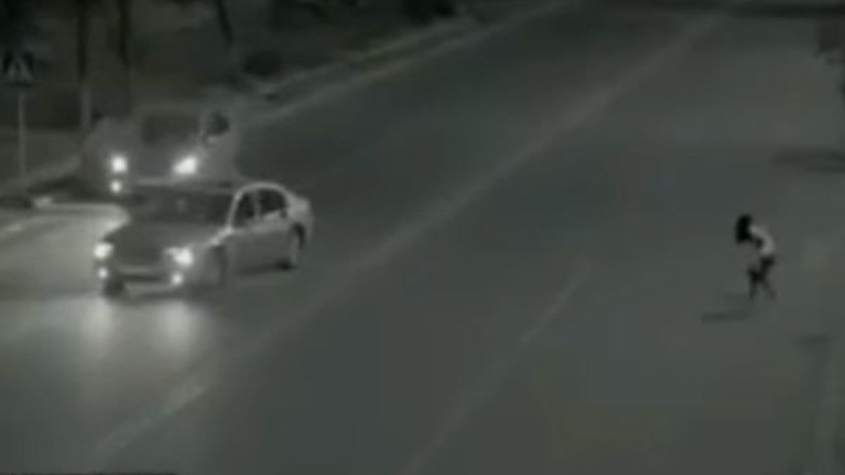 Призрак на починал баща се яви на пътя и спаси дъщеря си от смъртта (ВИДЕО)