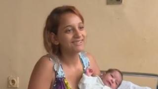 Това е впечатляващата история на 16-годишната ромка Мирена, която роди за 10 минути в такси на път за болницата в Стара Загора (ВИДЕО)