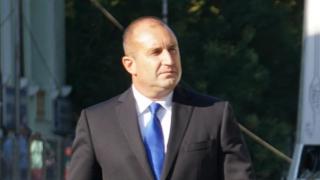 Президентът Радев се включи в похода до връх Шипка