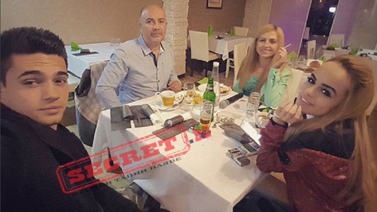 Гаджето на Сузанита се оказа мъжка пеперудка! Не излиза никъде без един тон грим (СНИМКА)