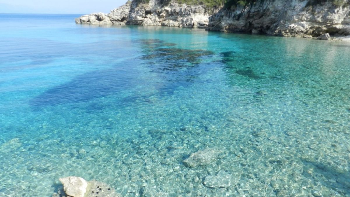 Рай през септември! На море в Гърция за без пари, туроператори взривиха пазара с горещи оферти!