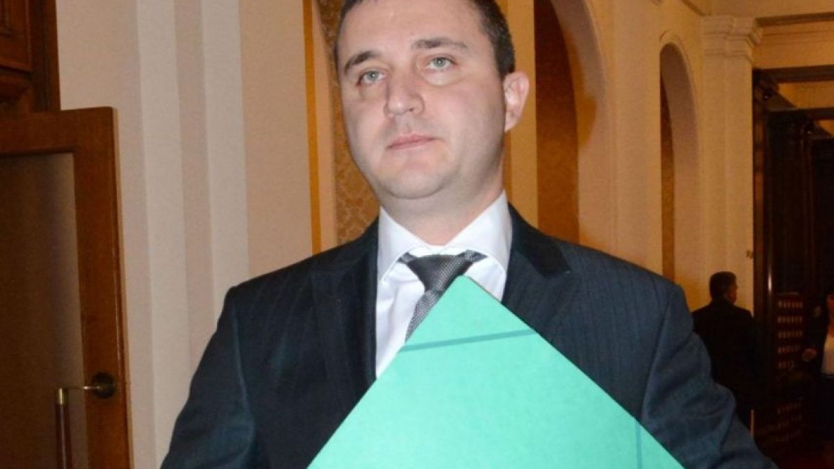 Горанов предлага по-строги правила за харчовете на местната власт